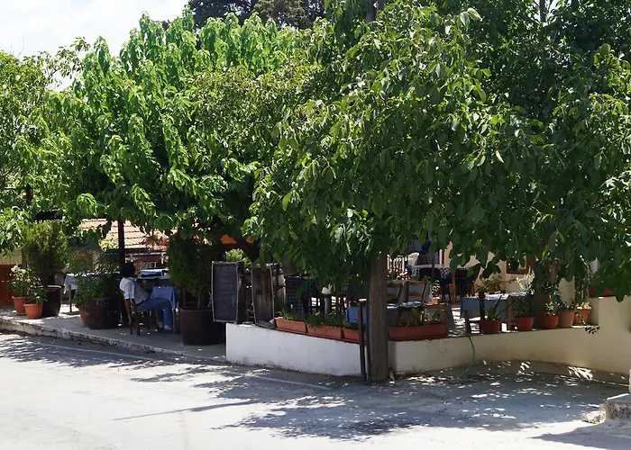 Makrinari Tis Pano Geitonias