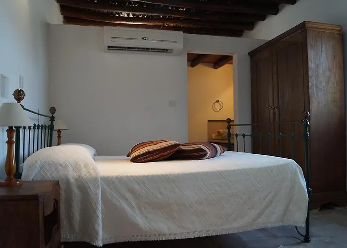 Makrinari Tis Pano Geitonias